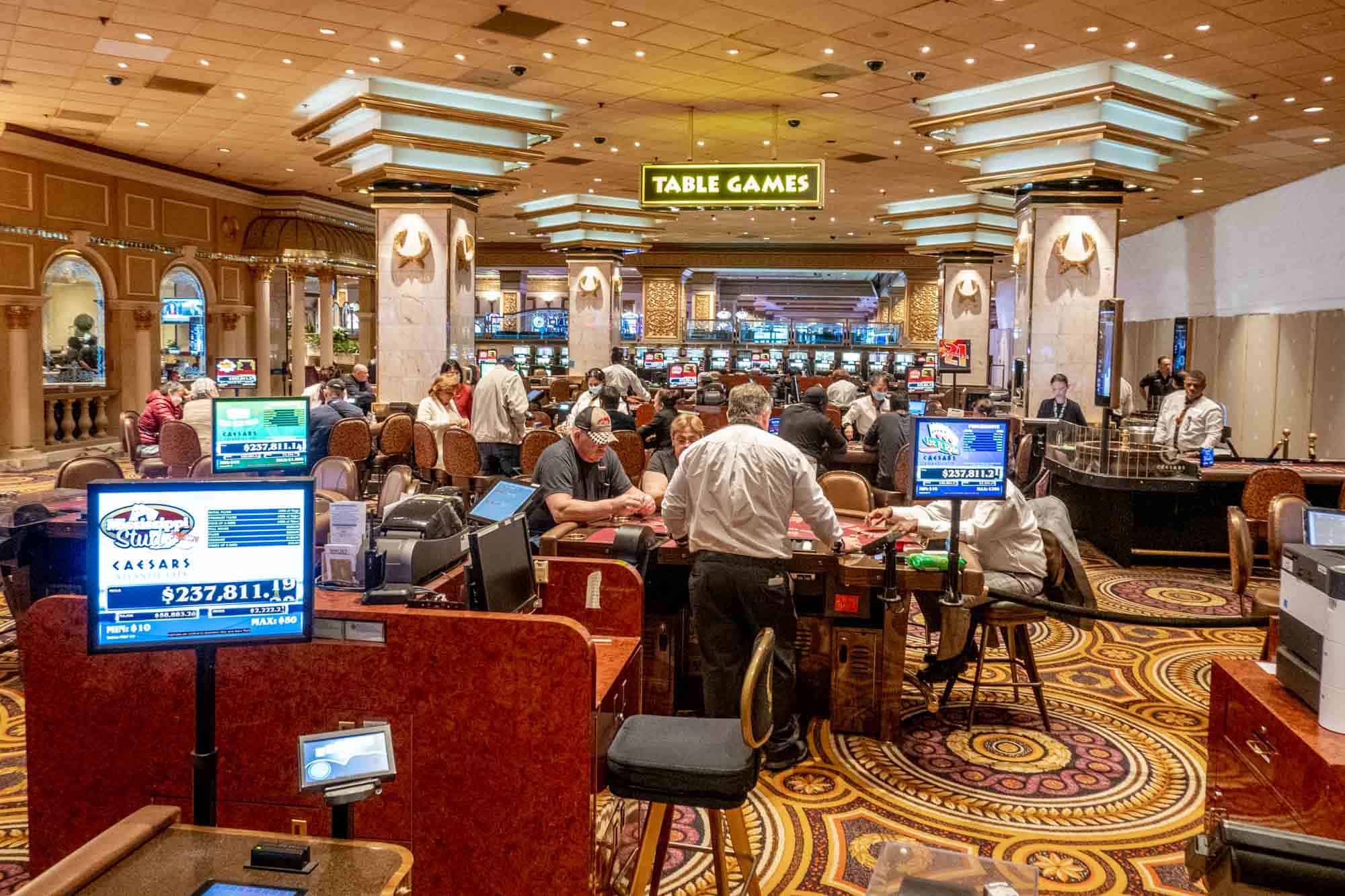 Slot Makinalarında Duygusal Dalgalanmalar ve Stratejiler